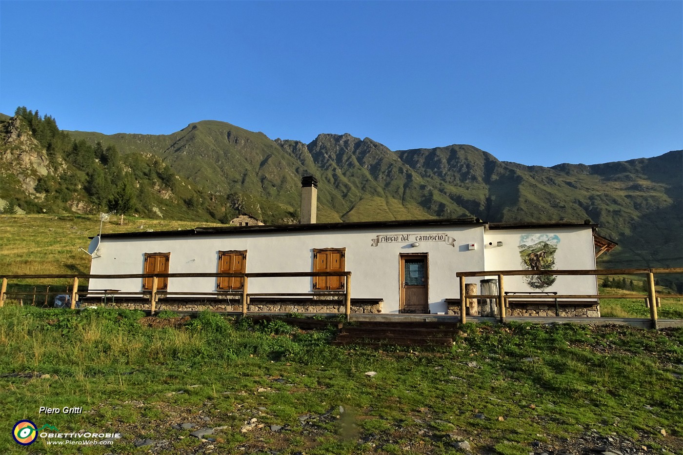 09 Partenza dalla Baita-Rif. del Camoscio (1750 m).JPG